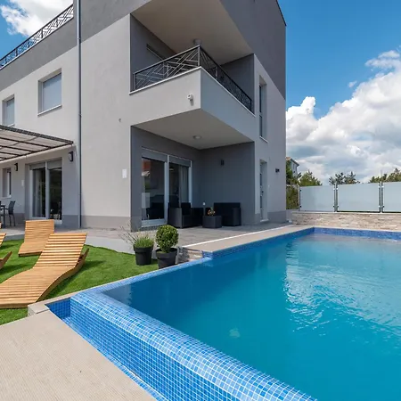 Modro Nebo Villa Trogir
